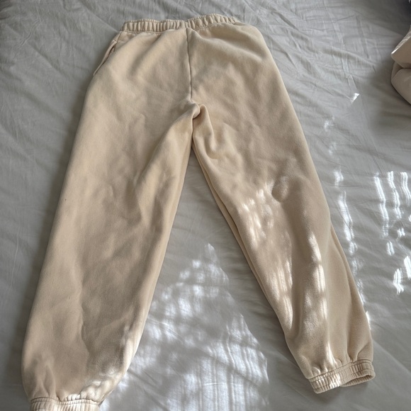 Aritzia TNA Sweatfleece Light Butter Yellow Sweat Set - Picture 12 of 12